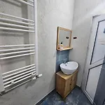 Gazde/Camere de închiriat Casa De Vacanta Mari